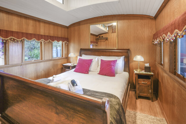 Image 3 for Train - Eastbound cabin