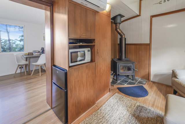 Image 5 for Train - Eastbound cabin