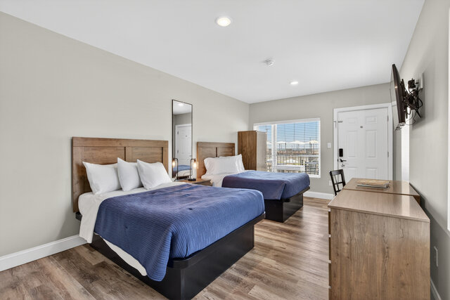 bedroom showing 2 beds