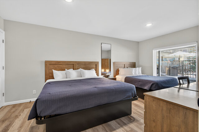 Image 8 for Two Bed Suite w. Sleeper Sofa, Pool View 1st Floor