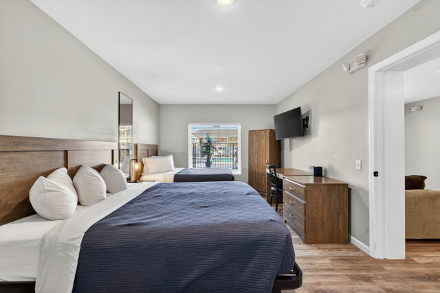 Image 3 for Two Bed Suite w. Sleeper Sofa, Pool View 1st Floor