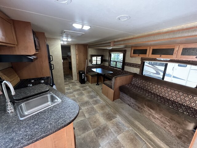 Image 4 for 13) The Old Glory RV Rental