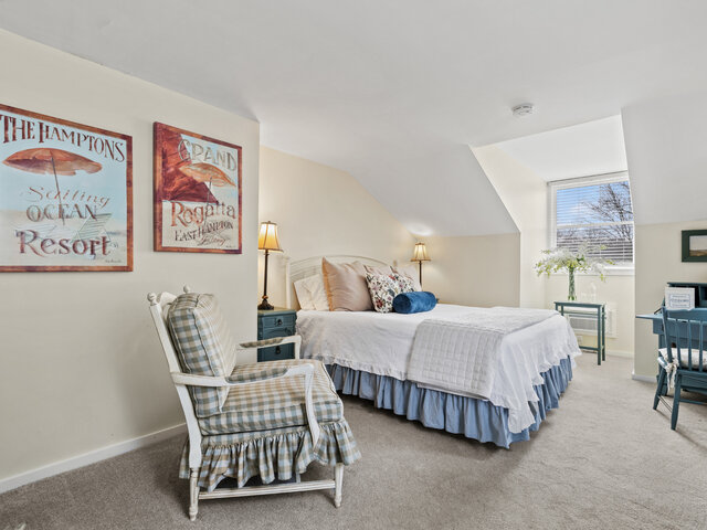 Image 3 for The Guilford Room
