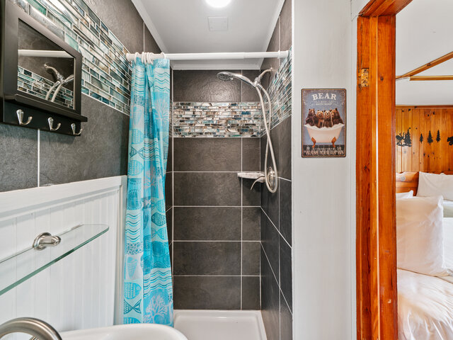 Image 6 for 04. Balcony Room