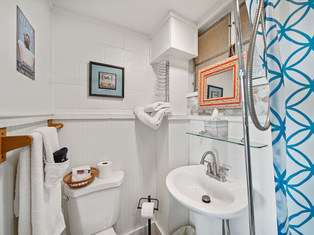 Image 6 for 05. Balcony Room