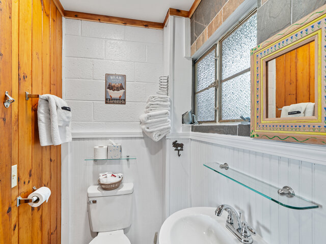 Image 3 for 07. Balcony Room