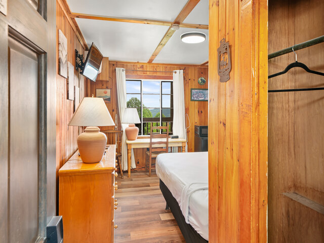 Image 10 for 05. Balcony Room