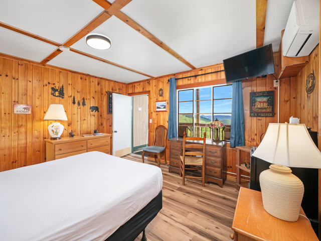 Image 3 for 08. Balcony Room