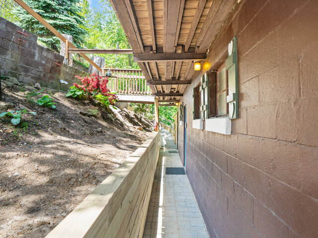 Image 10 for 06. Balcony Room