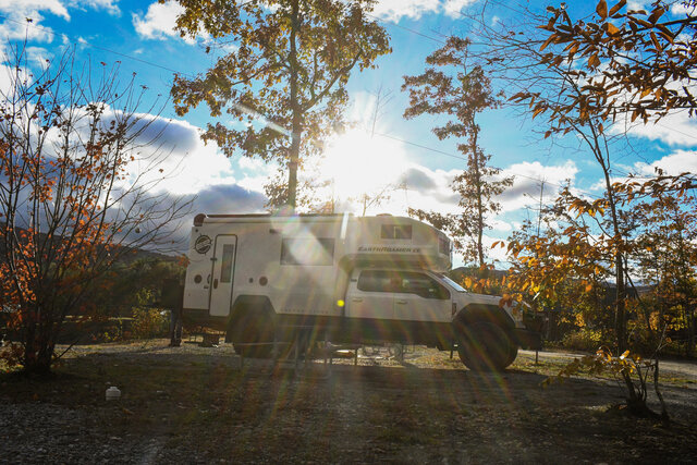 Image 1 for .B) Overlook - Back-In Full Hookup 20/30/50AMP