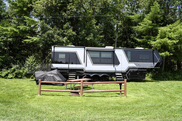 Image 2 for 08) Mountain View Pull-thru Full Hookup 20/30/50AMP