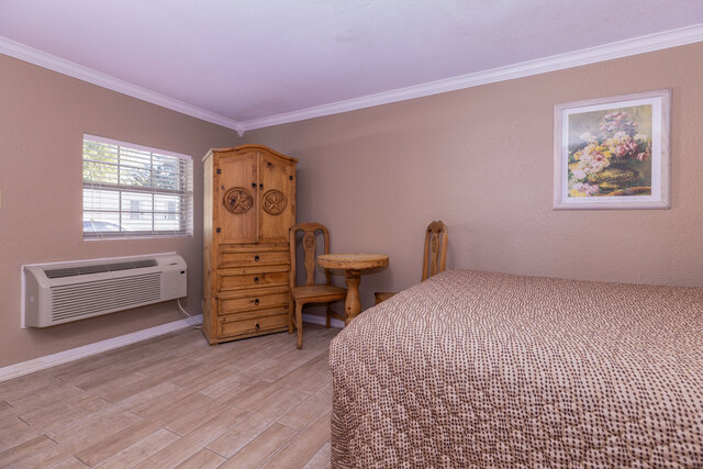 Image 2 for 2-QUEEN RM @ MOTEL IN TOWN