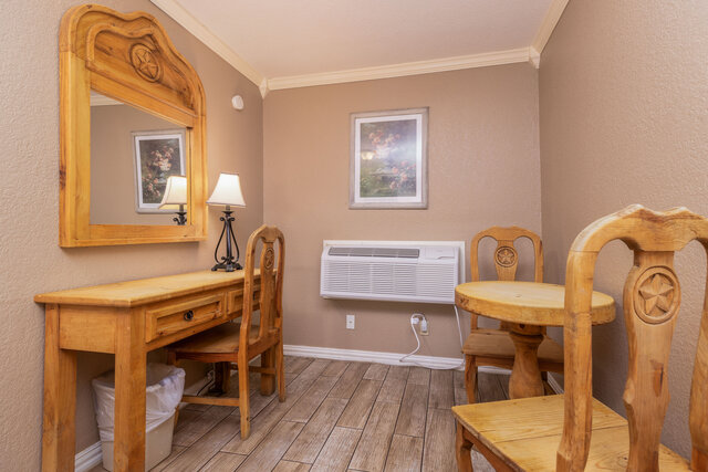 Image 3 for 1-KING RM @ MOTEL IN TOWN