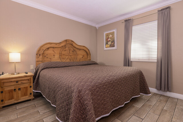 Image 1 for 1-KING RM @ MOTEL IN TOWN