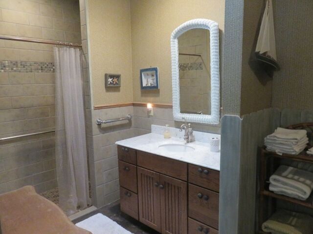 Image 3 for 05) Gulf Coast (King) Suite