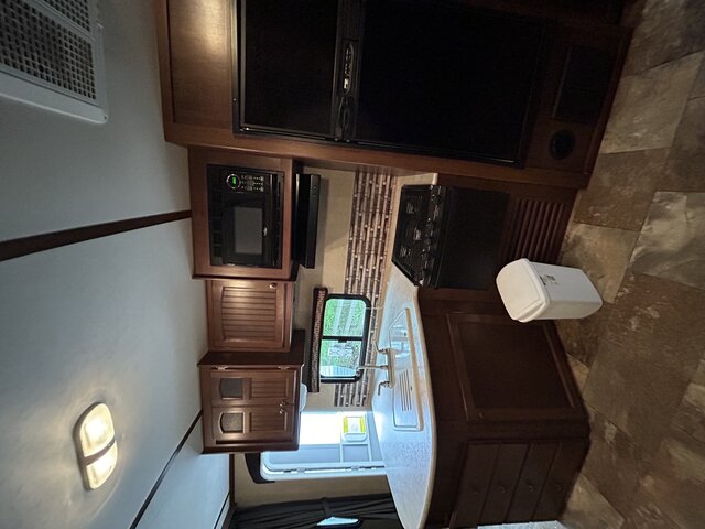 Image 7 for 28 Ft White Hawk