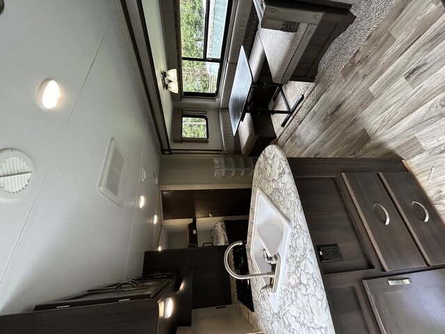 Image 5 for 24 Ft Keystone