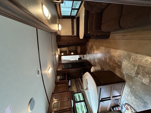 Image 3 for 28 Ft White Hawk