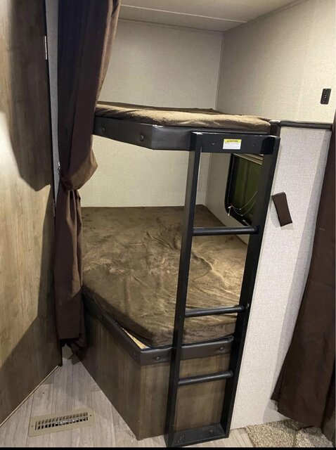 Image 12 for 26 Ft Coleman