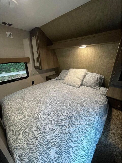 Image 2 for 26 Ft Coleman