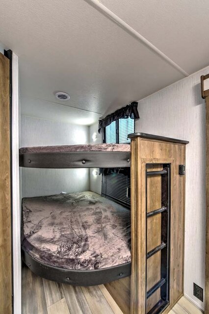 Image 8 for 27 Ft Pioneer