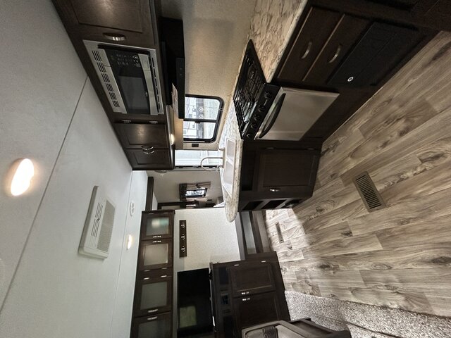 Image 3 for 24 Ft Keystone