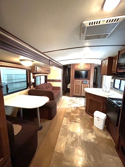 Image 2 for 28 Ft White Hawk