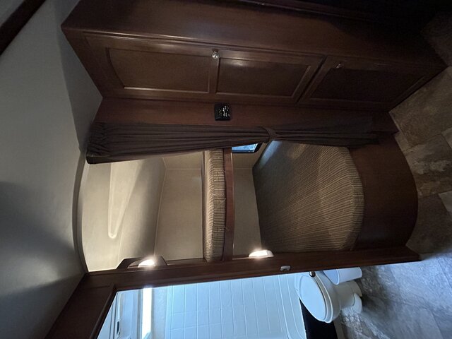 Image 4 for 28 Ft White Hawk