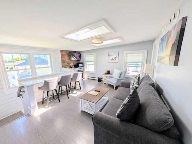 Image 2 for 29 Carriage House Deluxe Multi -View King Suite