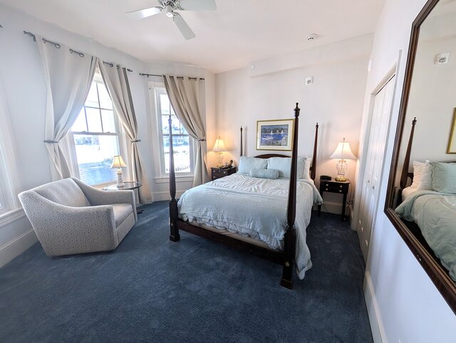 Image 3 for 01 Lake View Queen Suite with Queen Sofa Sleeper