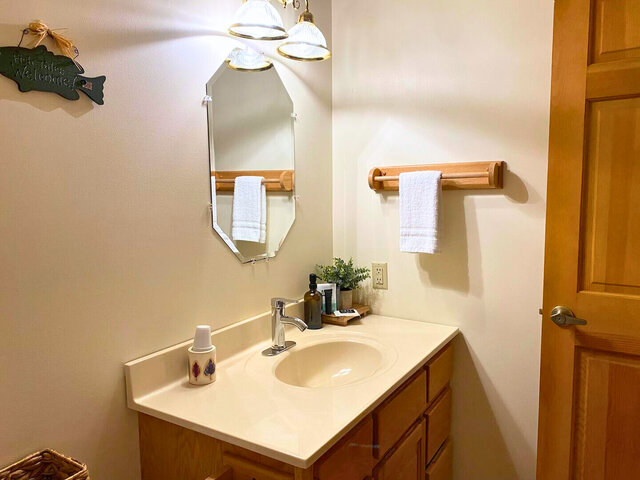 Image 2 for Rainbow Room in the Lodge