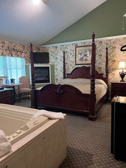 Image 1 for Room 4 - 2nd Floor King Bed-Jacuzzi & Fireplace