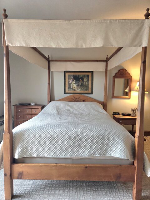 Image 2 for Rm 31-2nd Floor Marina River View/Queen Bed-Jac/FP