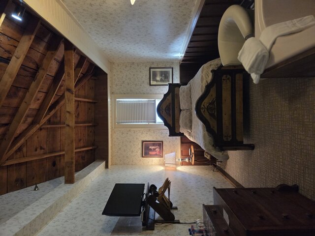 Image 2 for Room 22 - 2nd Floor Queen Bed - Jacuzzi