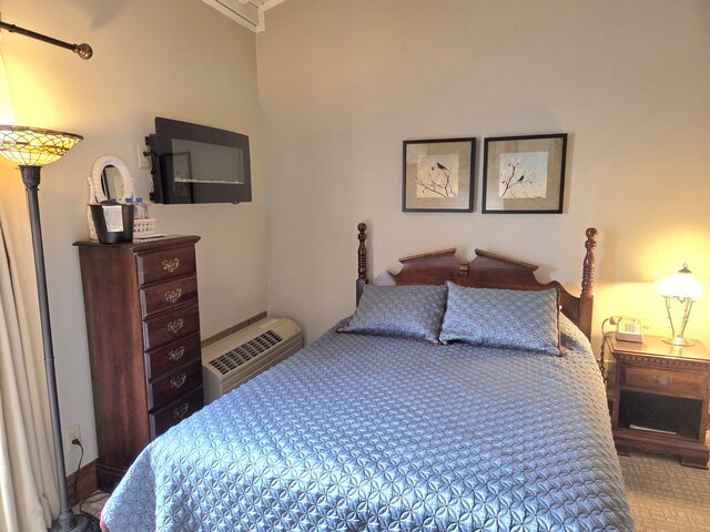 Image 2 for Room 24 -2nd Floor -  Standard Room - Queen Bed