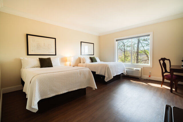 Image 1 for 04) Double Queen Room - Ground Level