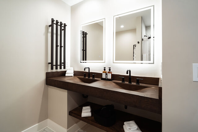 Image 12 for 12) Master Suite - Top Floor
