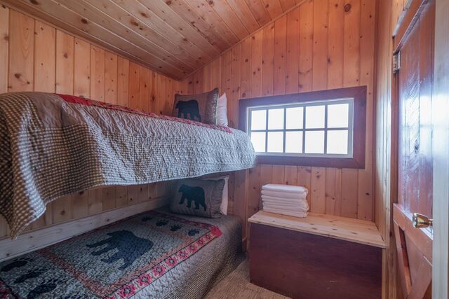 Image 4 for 01 Log Cabin