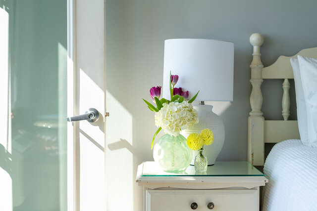 Image 4 for RM 14A Oceanfront Queen Bed, 1st Floor Lawn Access