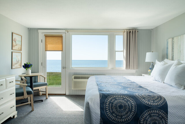 Image 1 for RM 11 Oceanfront King Bed 1st Floor Lawn Access