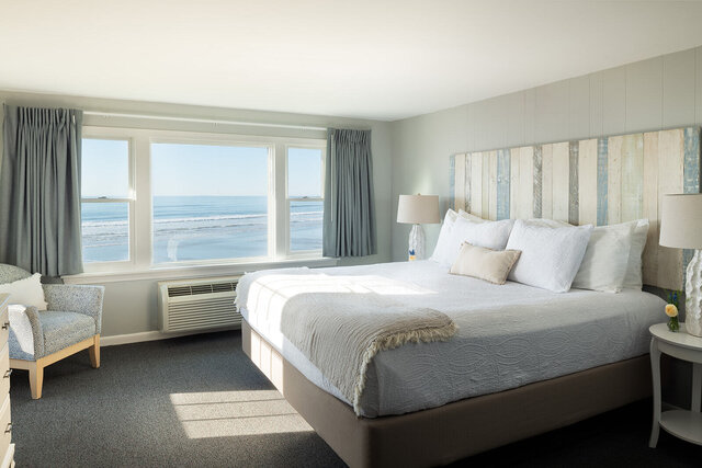 Image 1 for RM 35 Oceanfront King Bed 3rd Floor