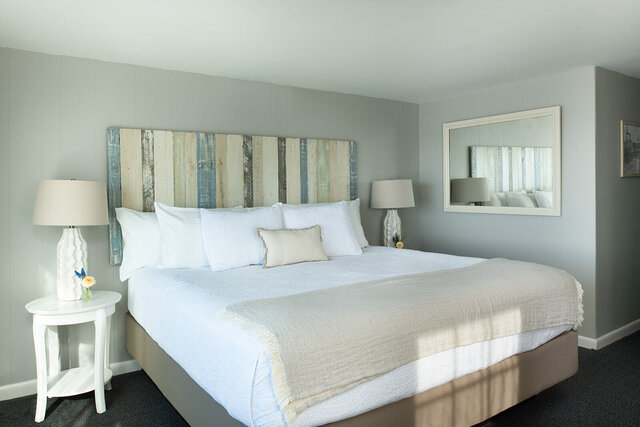 Image 1 for RM 28 Oceanfront, King Bed 2nd Floor Corner