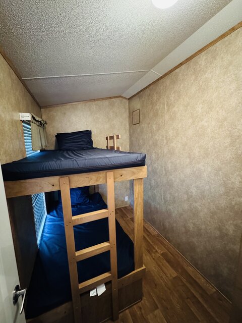 Image 5 for 403) Rental Cabin 403