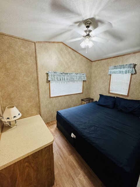 Image 4 for 402) Rental Cabin 402