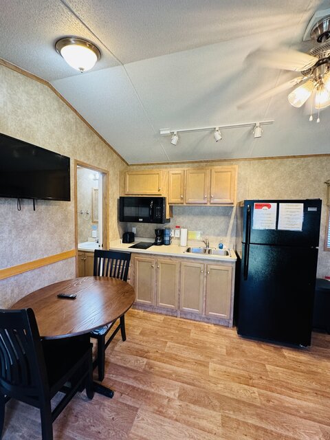 Image 2 for 305) Rental Cabin 305