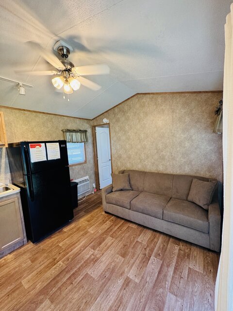 Image 3 for 305) Rental Cabin 305