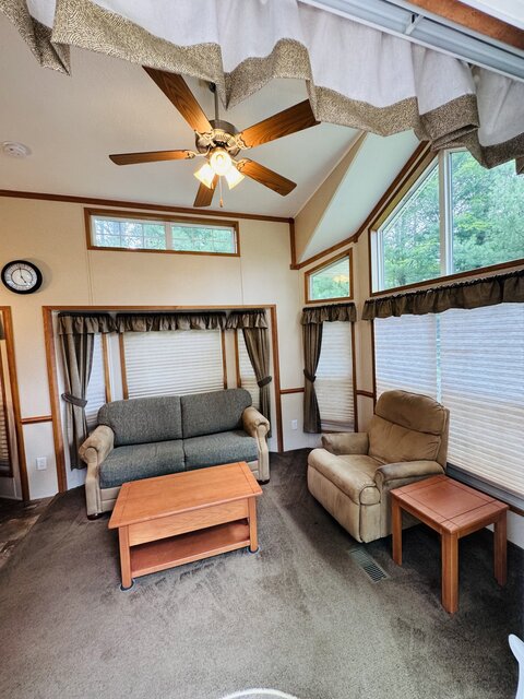 Image 2 for 401) Rental Cabin 401