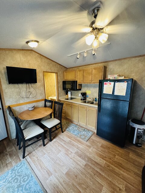 Image 2 for 403) Rental Cabin 403