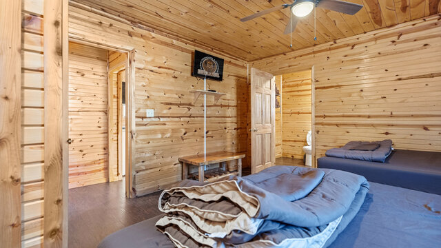 Image 18 for Creek Side Lodge