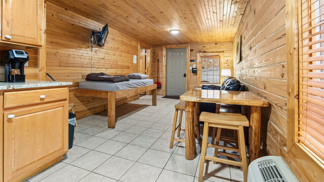 Image 10 for Backwoods Cabin - Unit A